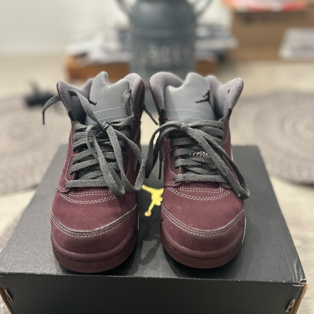 Kids Sneakers in Maroon by [Brand]